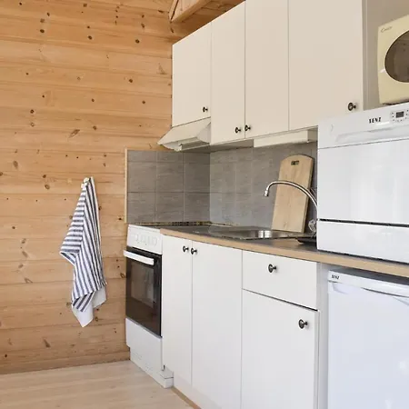 Awesome Home In Vallavik With Wifi Vangsbygd