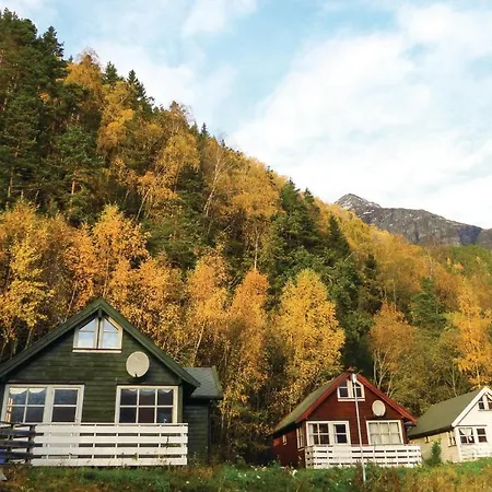 Gorgeous In Vallavik With Wifi 펜션