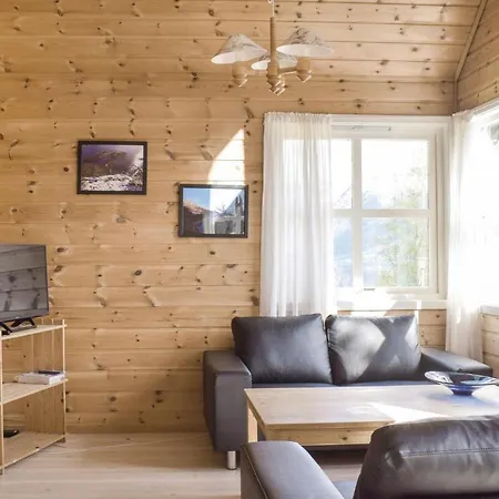 Awesome In Vallavik With Wifi Prázdninový dům Vangsbygd